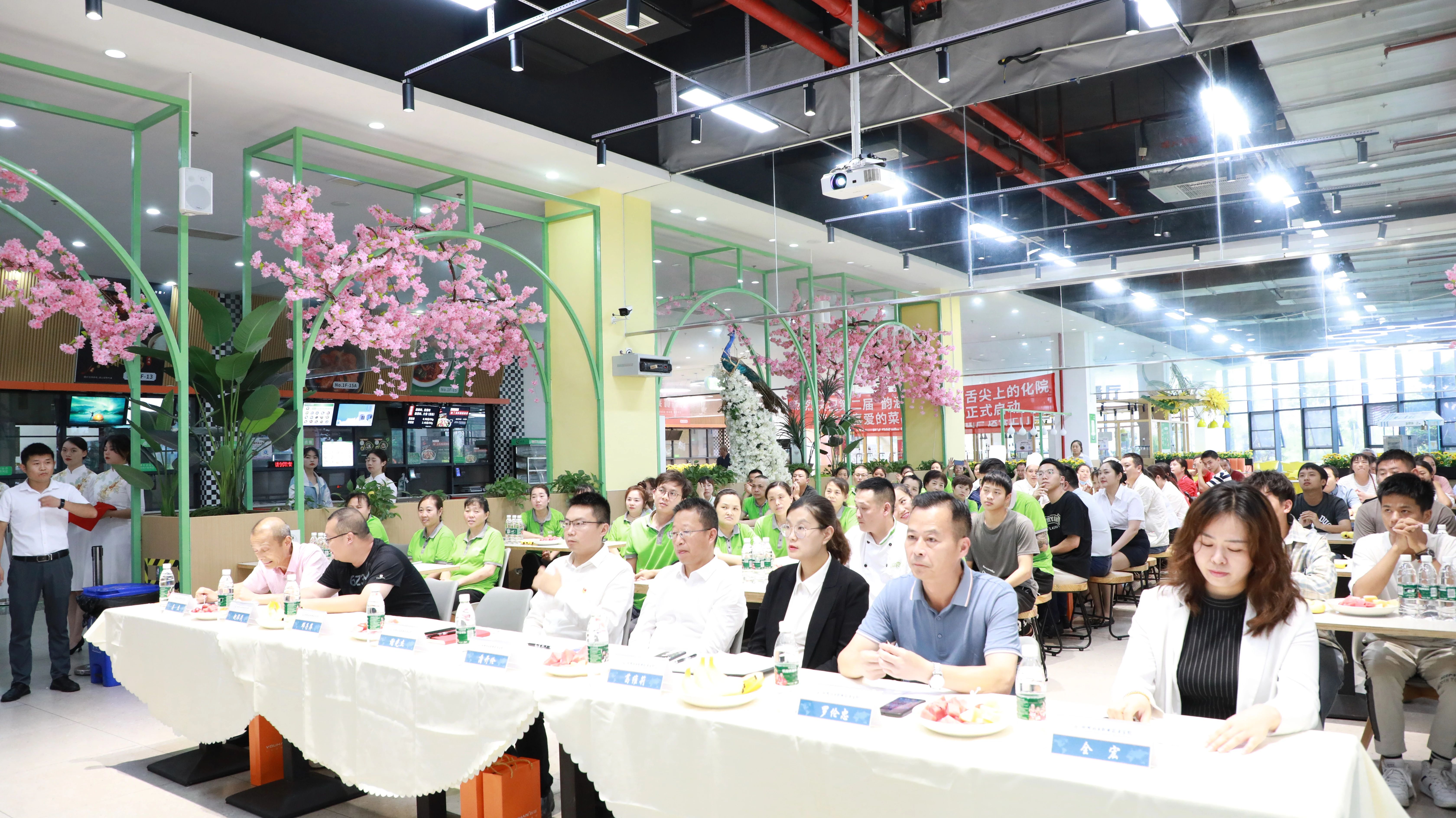 连任桂冠，，，，，不忘初心——w88优德知食客杯美食评选圆满竣事_w88优德丨食堂团餐丨食堂承包丨学校食堂承包丨重庆食堂承包丨